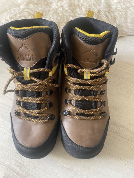 Turistické topánky, 37