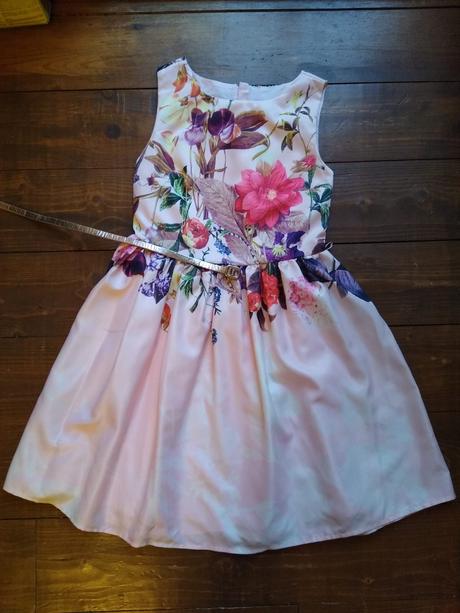 Slávnostné letné šaty, 134