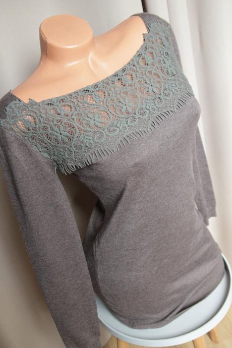 Hnedé šaty s čipkou s, s