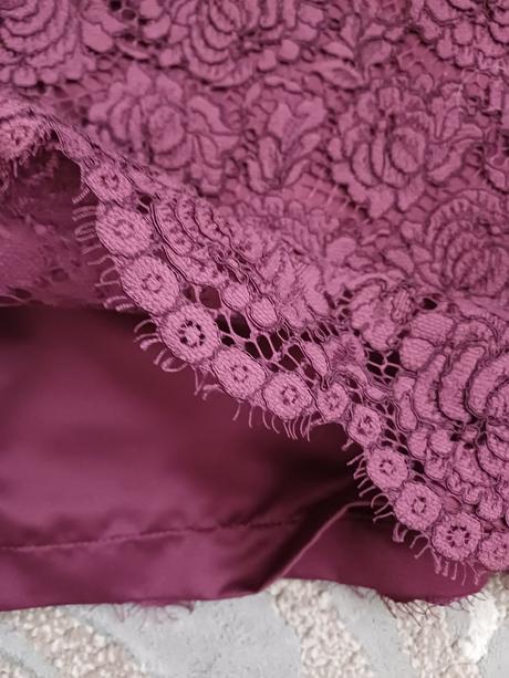 Nádherné čipkované šaty luisa spagnoli, č.m, m