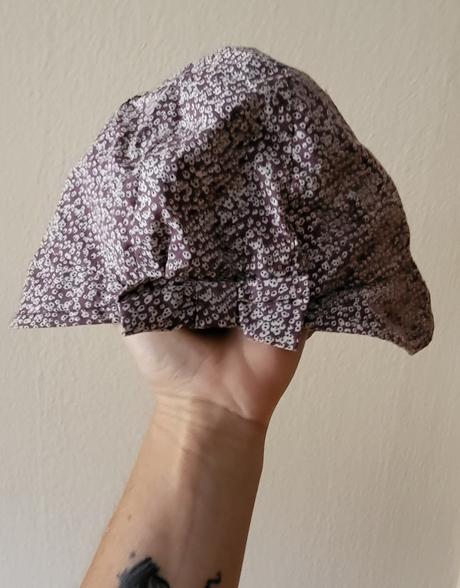 Klobúčik pdl, pompdelux,92