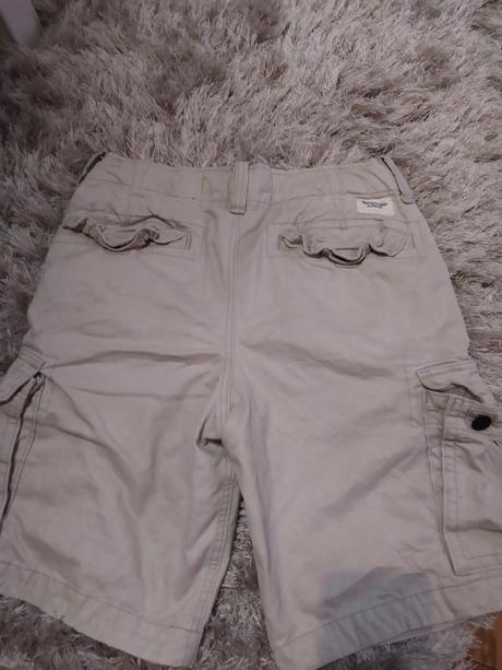 Pánske kraťasy, 32
