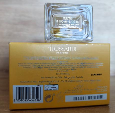 Trussardi - walking on via fiori oscuri, 