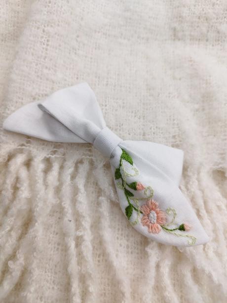 Masličky na sponke s výšivkou, 