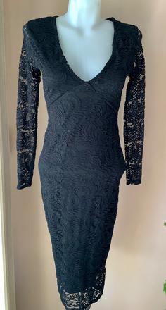 Krajkové šaty boohoo, 38