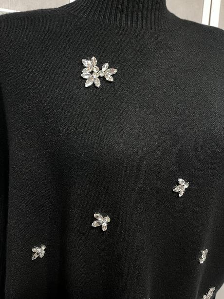 Dámsky oversize čierny sveter,