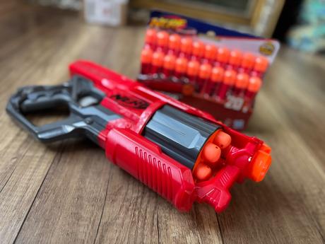 Nerf mega cycloneshock - s extra balením nábojov,