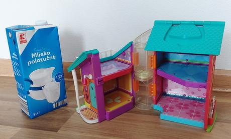 Rozkladaci domcek polly pocket,