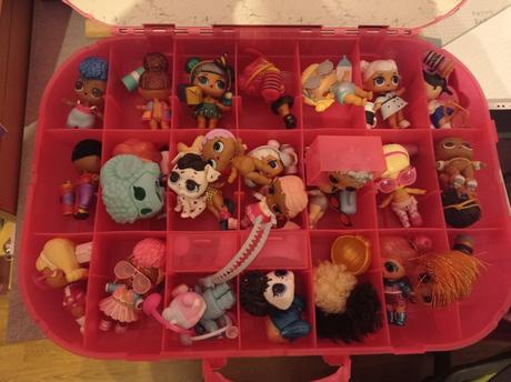 Lol bábiky s príslušenstvom plus lol kufrik,