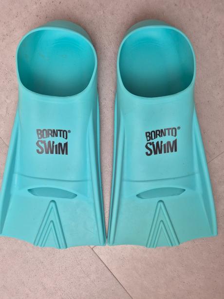 Tyrkysové plutvy born to swim,