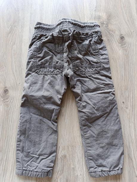 Sivé nohavice teplejšie, f&f,86