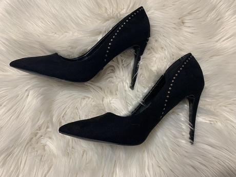 Čierne semišové vybíjané lodičky zn. reserved, reserved,40