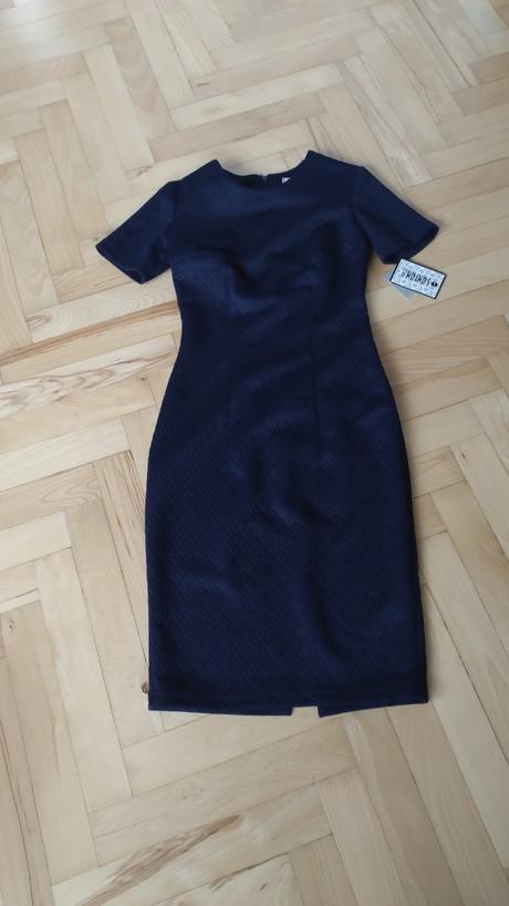 Elegantne pracovne tmavomodre saty, s