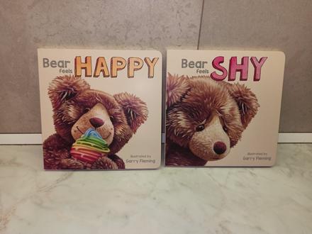 Bear feels happy / bear feels shy,