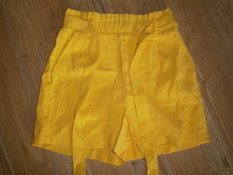 Kraťasy po 3 eur/ks, s