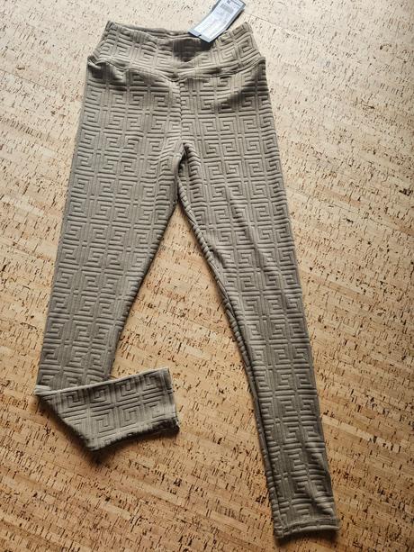 2x tvarujuce leginy, amisu,36 / s