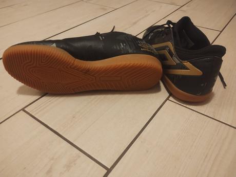 Tenisky halovky, umbro,40