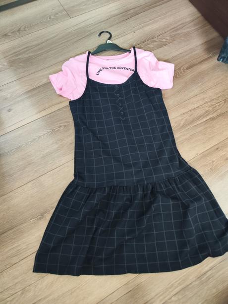 Šaty a tričkom, f&f,146