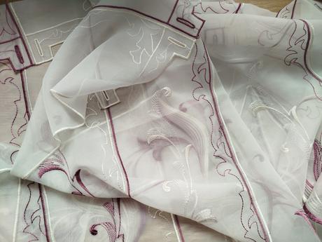 2x vyšívaná záclona, 