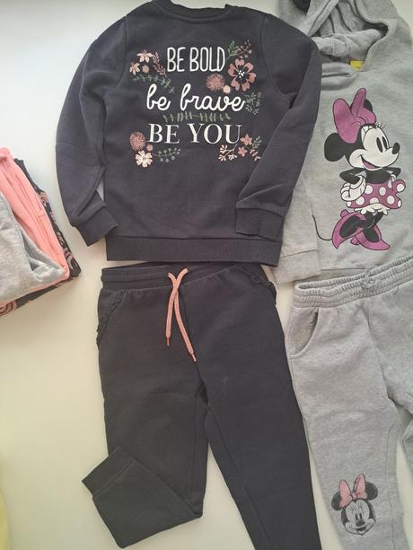 2x teplakova súprava 5/6 rokov, disney,110