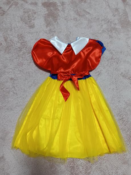 Kostým na karneval snehulienka, 