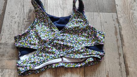 Kvetinové plavky, takko,134