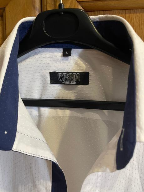 Elegantná biela pánska košeľa s modrými detailmi, l