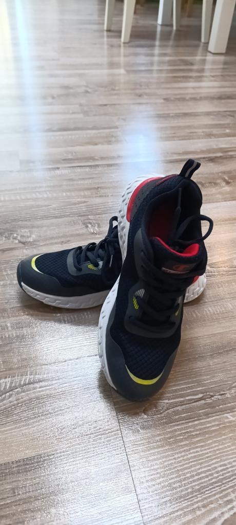 Tenisky, champion,35