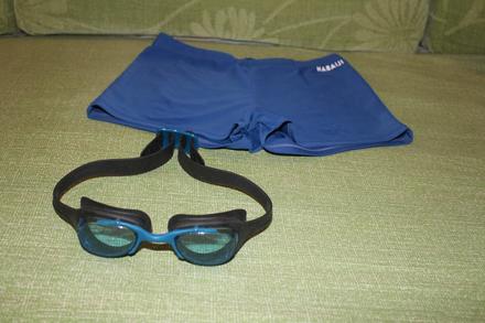 Plávacie okuliare a plavky, 