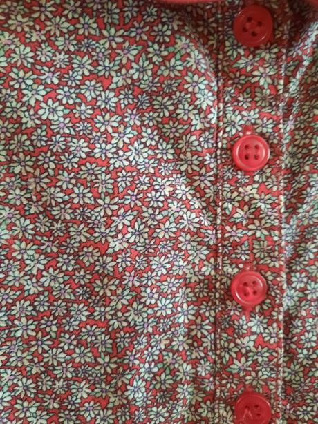 Kvetinkové šatky, 104