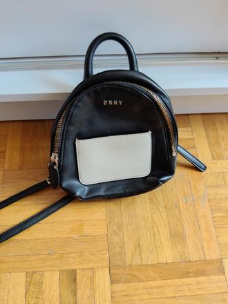 Dkny dizajnovy maly ruksačík ako crossbody, dkny