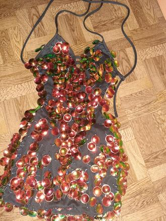 Extravagantné večerné šaty., s