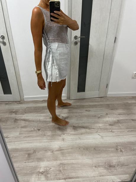 Strieborná sieťková tunika, 38