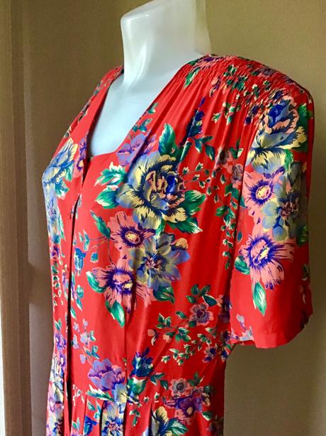 Kvetované šaty/200c, 46