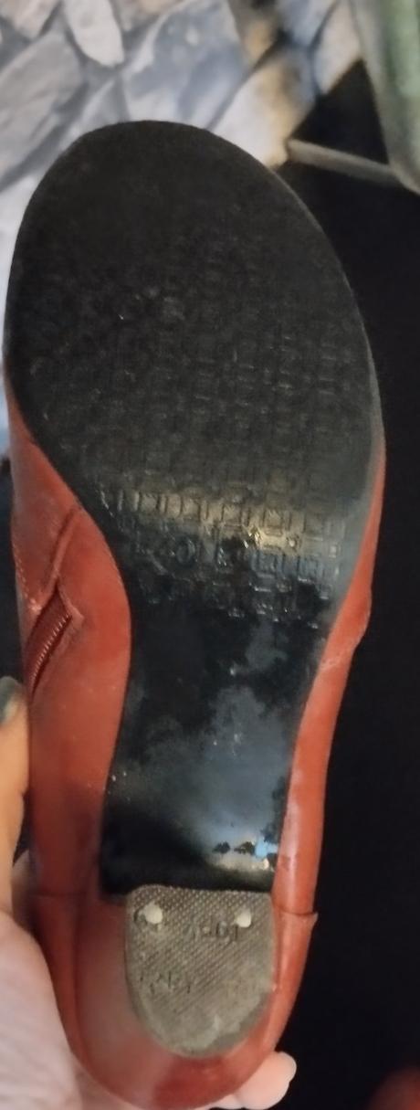 Členkové polobotky, graceland,40