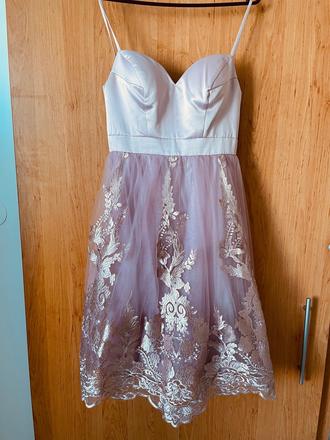 Čipkované spoločenské šaty, 38