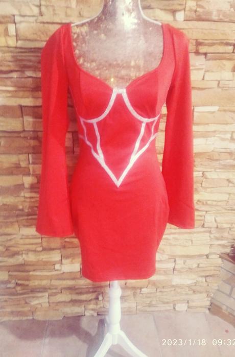 Nádherné červené saty, m