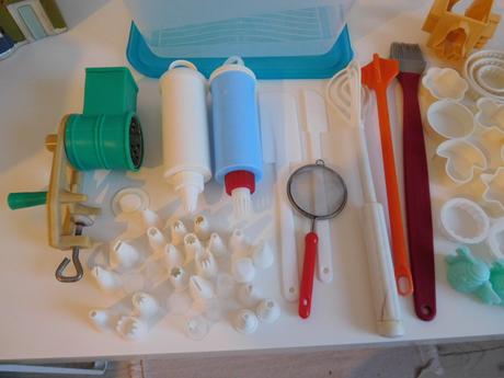 Mlynček na orechy, vykrojovatka na pečivo,, 