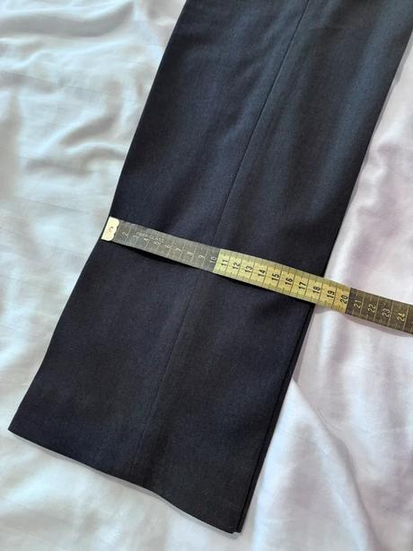 Spoločenské nohavice, 48