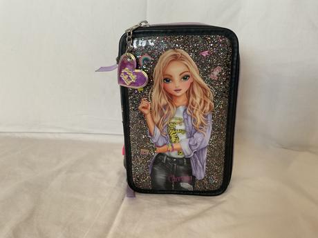 Dievčenský peračník, 