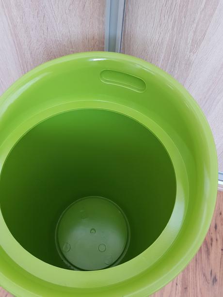 Taburetka z uložený priestorom, 