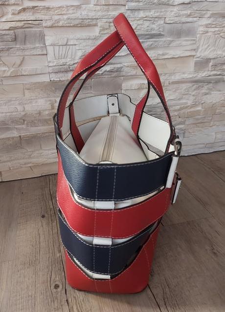 Červená modro - biela kabelka,