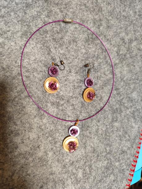 Hand made nahrdelnik s nausnicami hnedo fialove, 