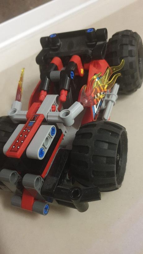 Lego technic 42073  - červená bugina  top stav, 