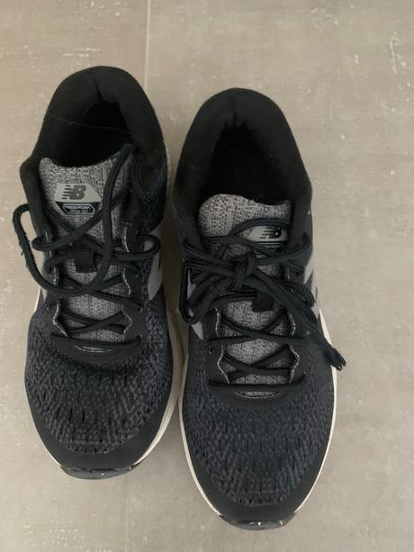 Bezecke tenisky nb so specialnou podrazkou, new balance,31