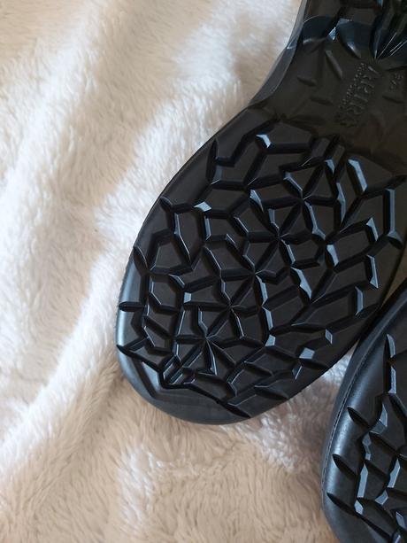 Bezpečnostné sandále., 37