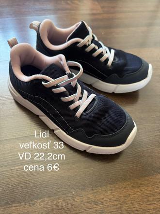 Tenisky, 33