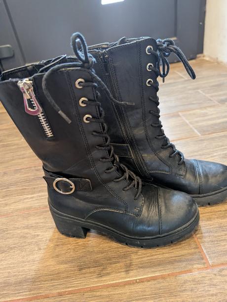 Dievcenske cizmy, graceland,33