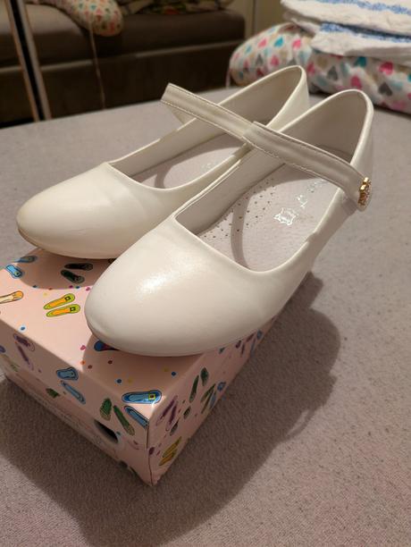 Biele topánočky, 37