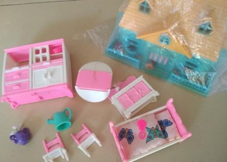 Zariadený mini domček a malý nábytok, 